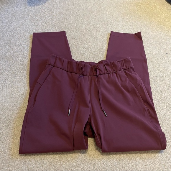 Lululemon On The Fly Pants Size 4 Straight Leg Cropped - Picture 4 of 7